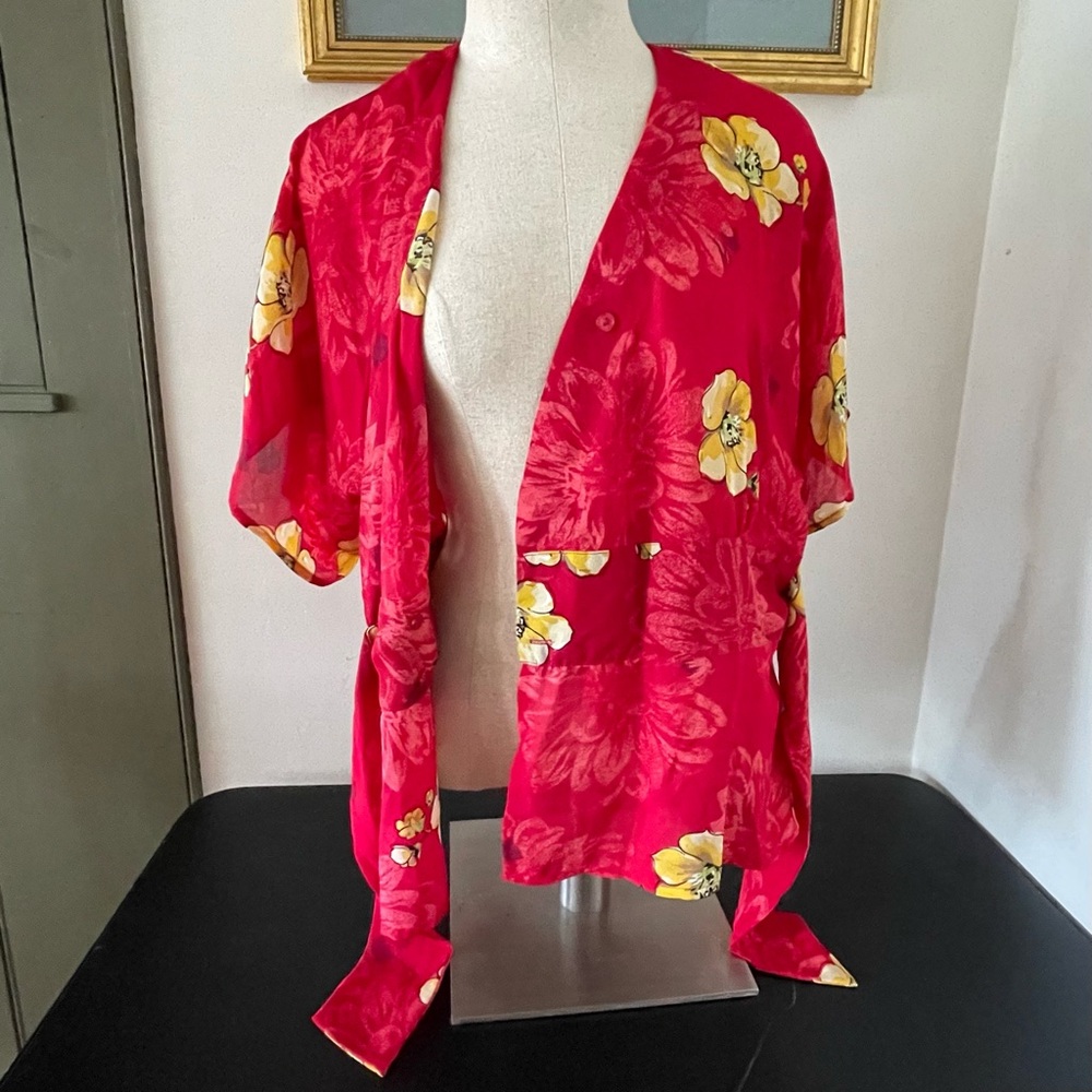 Stunning Michele Michelle Kimono Red Wrap Blouse with Short Sleeves a Tie Front - Picture 3 of 9